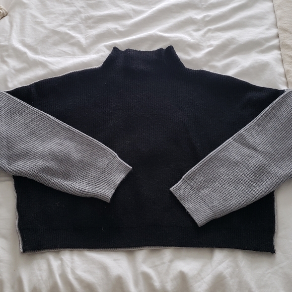 LELIS tri colour mock neck sweater Medium - Picture 6 of 7